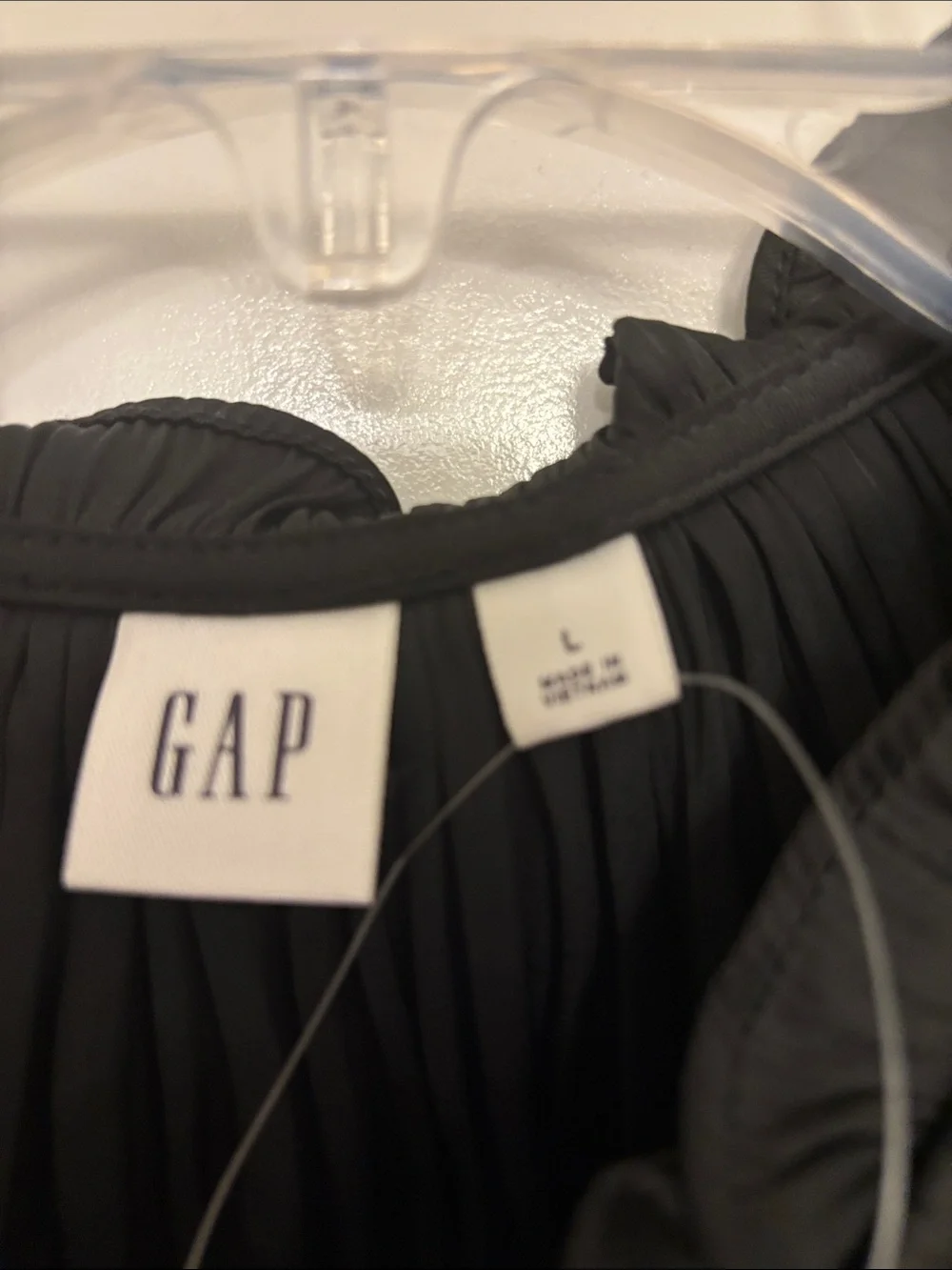 GAP NWT Size L. Black Pleated Tie-Neck Blouse with Puff Sleeves - Picture 2 of 6